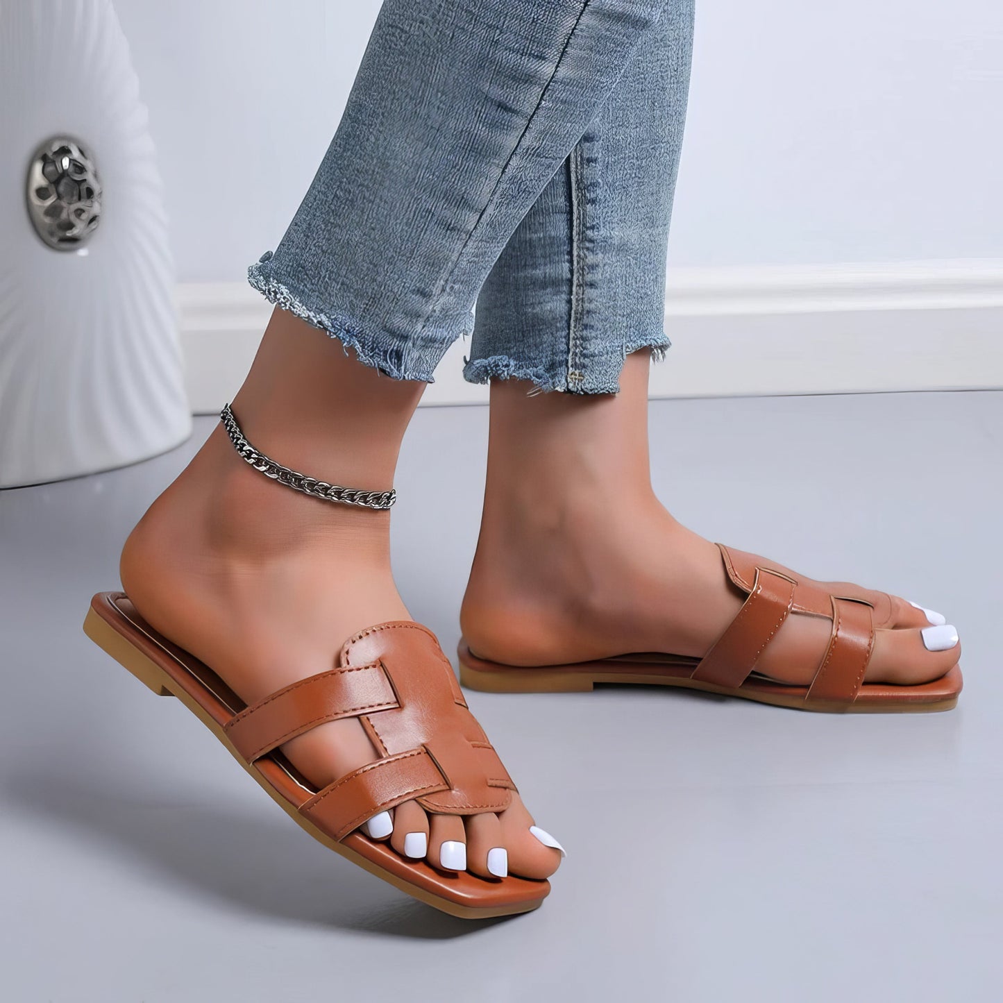 Sienna | Comfortable & Stylish Flat Sandals